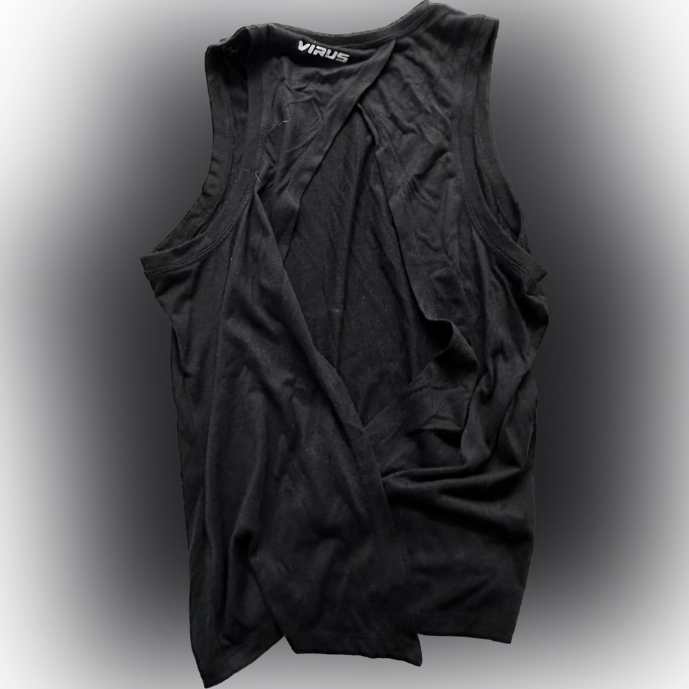 Virus twist tank top